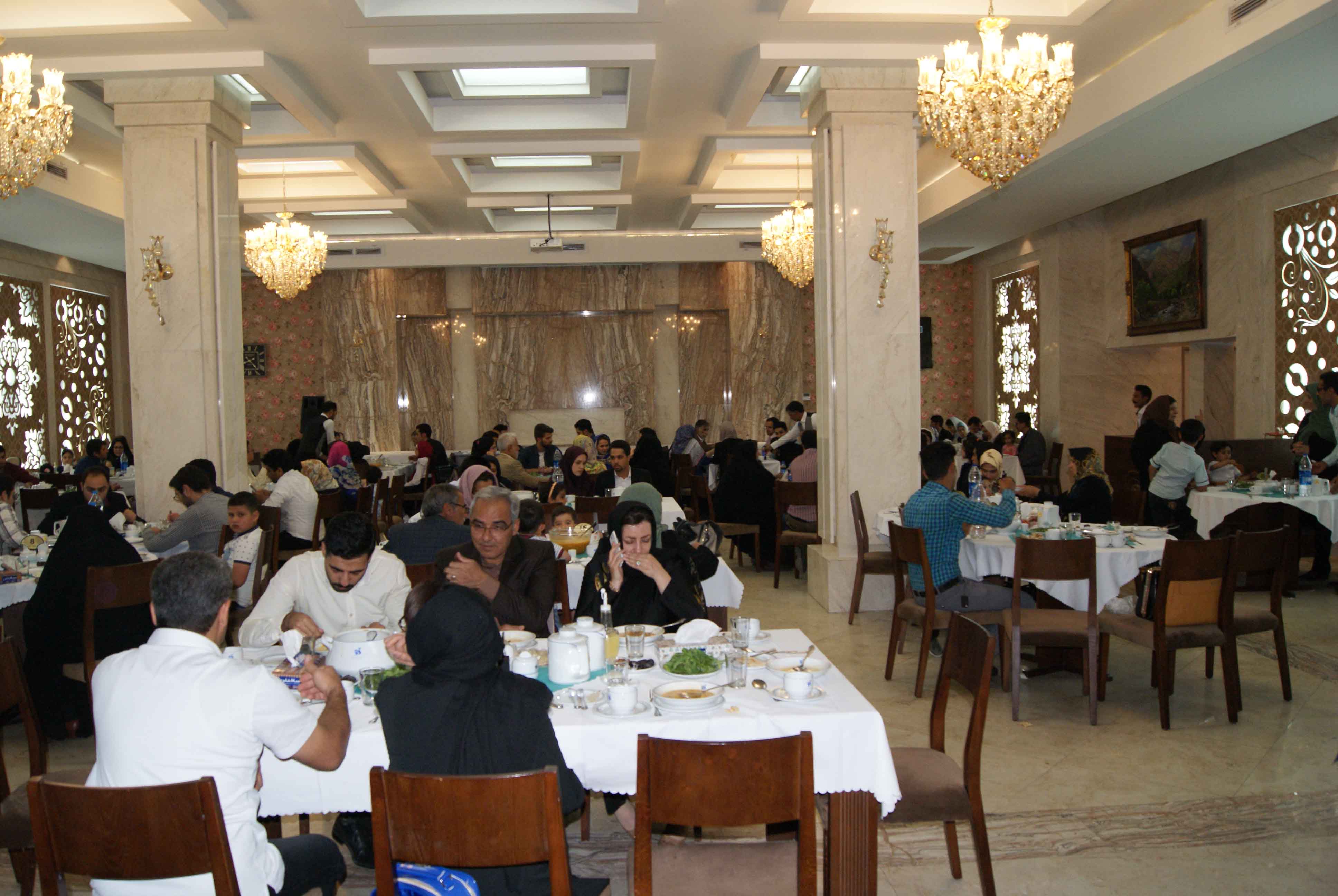 برگزاری مراسم ضیافت افطاری مجمع خیرین سلامت استان